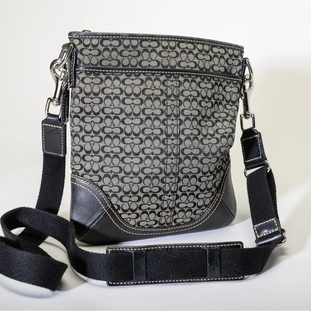 Coach Signature vintage Shoulder Bag